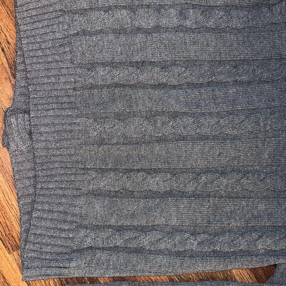 Men'sGray Cable Knit Sweater